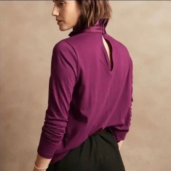 NWT Banana Republic Mixed Media Ruffle Mock Neck Top in Burgundy - Picture 3 of 4